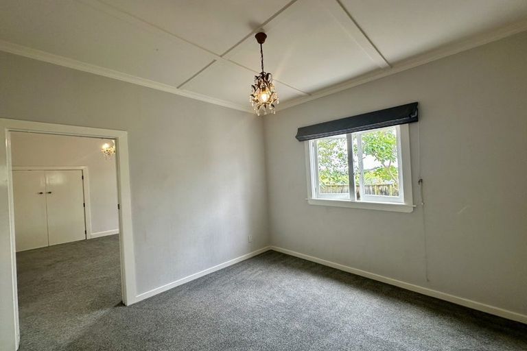 Photo of property in 42 Puriri Terrace, Roslyn, Palmerston North, 4414