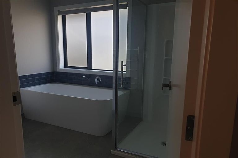 Photo of property in 42 Rose Leigh Drive, Cambridge, 3434