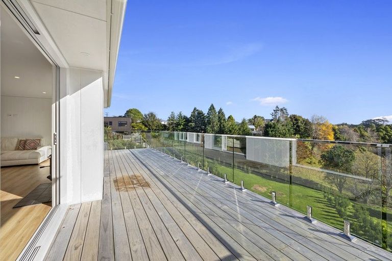 Photo of property in 284 Frankley Road, Ferndale, New Plymouth, 4310