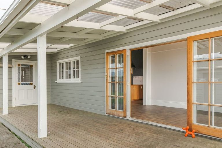 Photo of property in 9 Queen Street, Westport, 7825