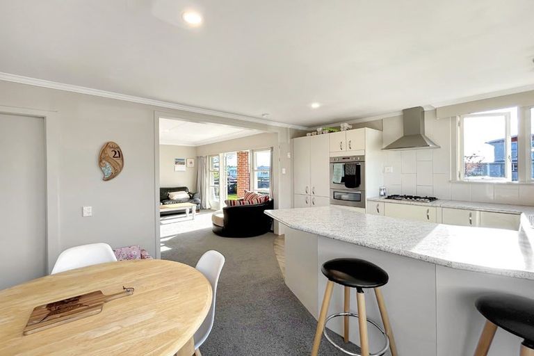 Photo of property in 9 Grange Street, Winton, 9720