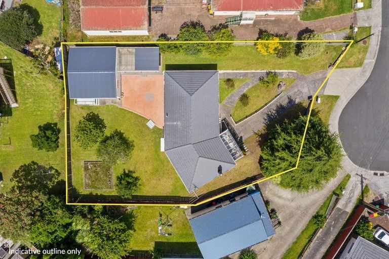 Photo of property in 11 Milich Terrace, Te Atatu South, Auckland, 0610