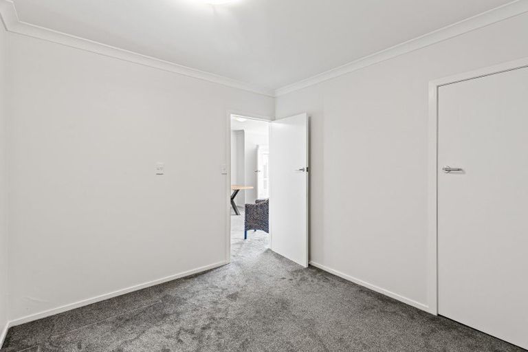 Photo of property in 219a Tukapa Street, Westown, New Plymouth, 4310