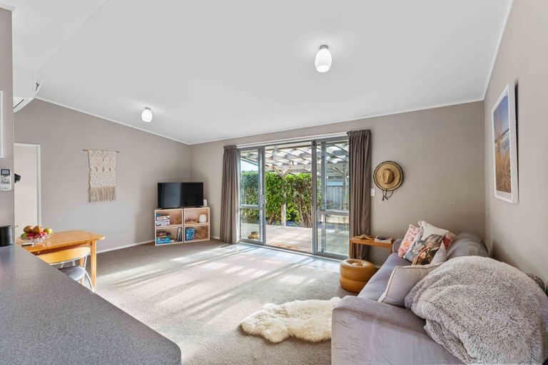 Photo of property in 7 Eruini Street, Waikanae Beach, Waikanae, 5036