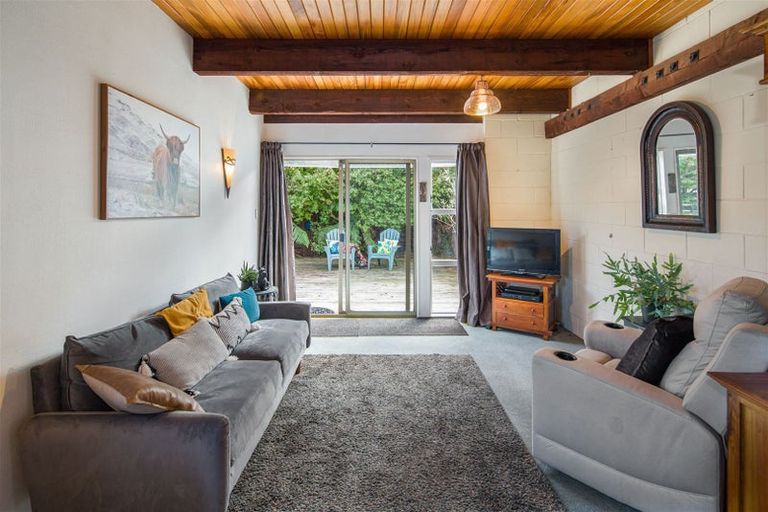 Photo of property in 20f1 Frankmoore Avenue, Johnsonville, Wellington, 6037