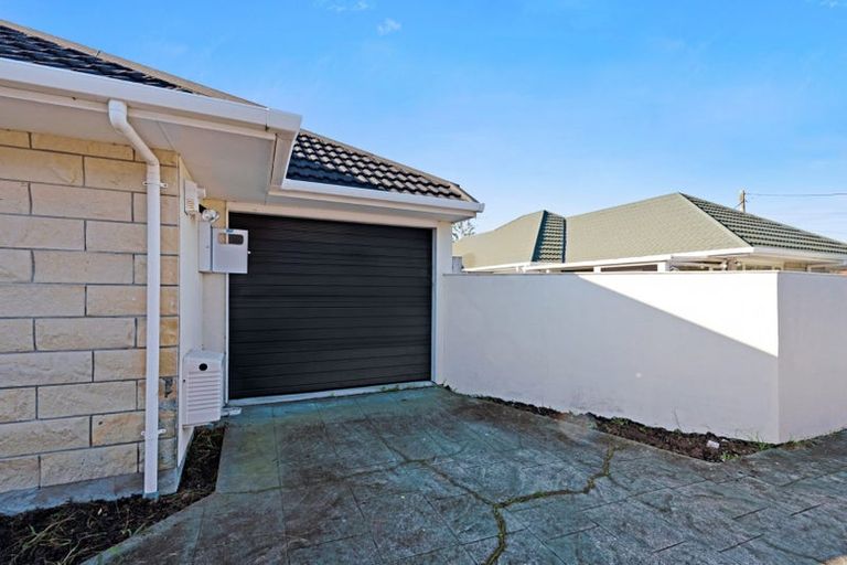 Photo of property in 2/13 Derwent Lee Grove, Epuni, Lower Hutt, 5011