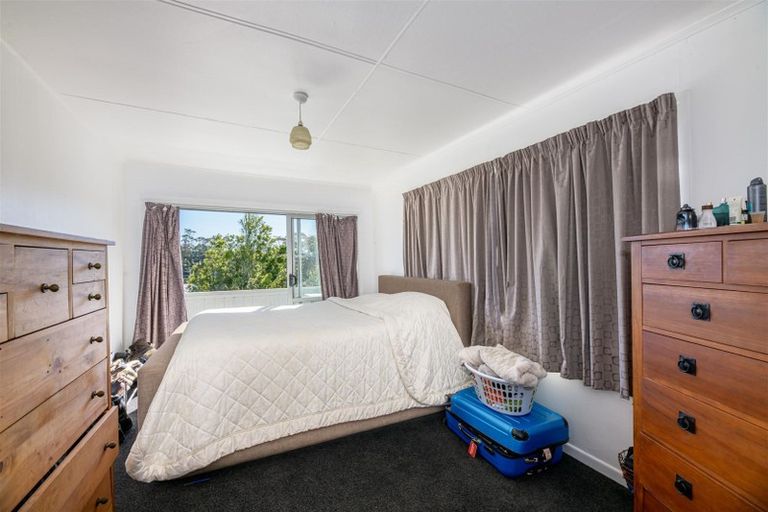 Photo of property in 4 Marie Crescent, Te Atatu South, Auckland, 0610