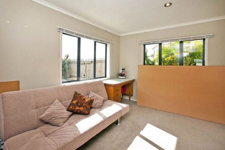 Photo of property in 26 Sonoma Crescent, Oteha, Auckland, 0632