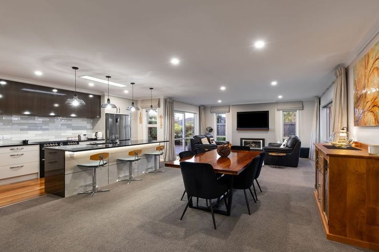 Photo of property in 3 Silicon Way, Fitzherbert, Palmerston North, 4410