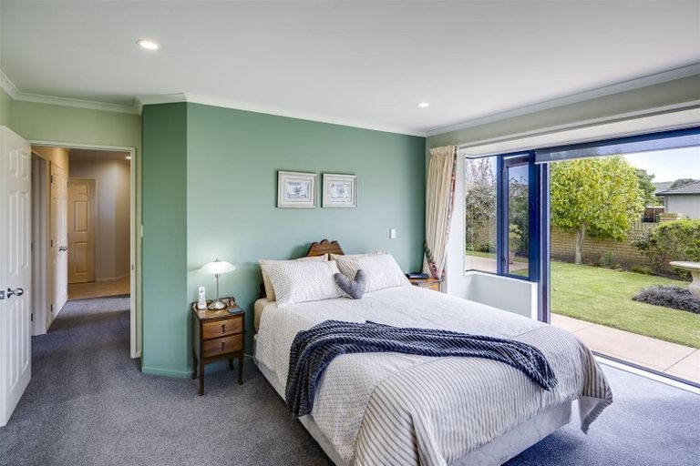 Photo of property in 2 Chelsea Drive, Taradale, Napier, 4112