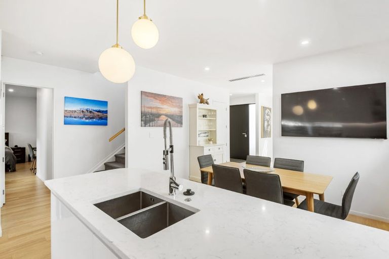 Photo of property in 3 Lemon Grove Lane, Greenhithe, Auckland, 0632