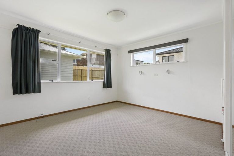 Photo of property in 7 Nielsen Place, Massey, Auckland, 0614