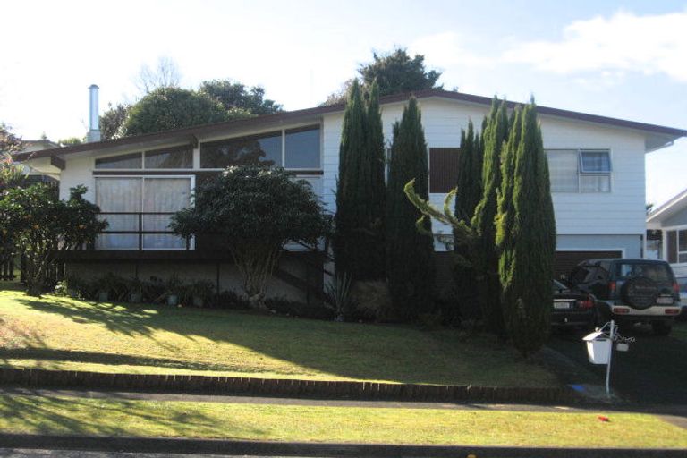 Photo of property in 15 Tait Street, Te Kamo, Whangarei, 0112