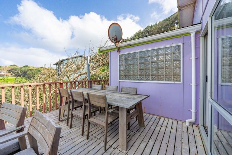 Photo of property in 63 Sea View Road, Baylys Beach, 0377