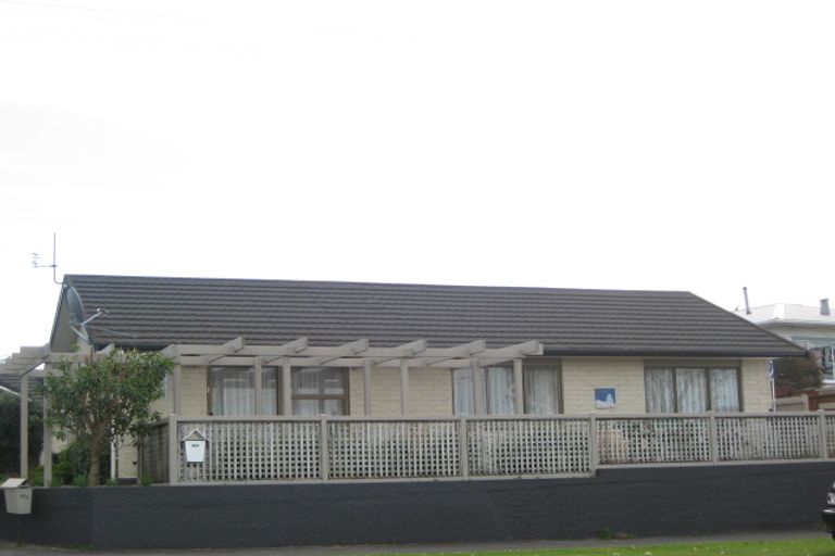 Photo of property in 98c Govett Avenue, Frankleigh Park, New Plymouth, 4310