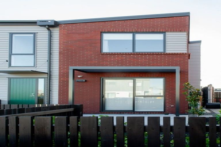 Photo of property in 20 Te Rito Road, Hobsonville, Auckland, 0616