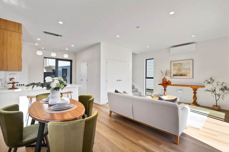 Photo of property in 5c Ainsdale Place, Manurewa, Auckland, 2102