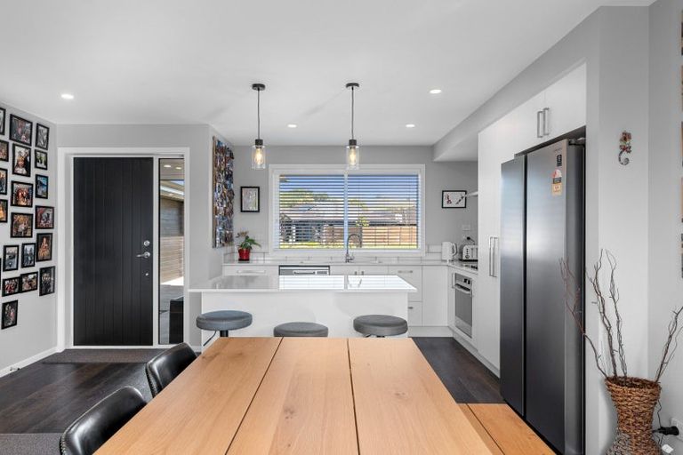 Photo of property in 12 Erlam Place, Matipo Heights, Rotorua, 3015