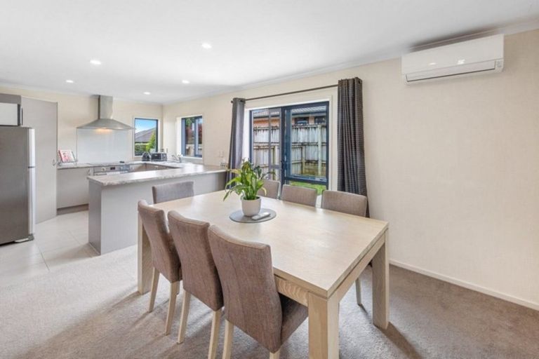 Photo of property in 77 Isabella Drive, Pukekohe, 2120