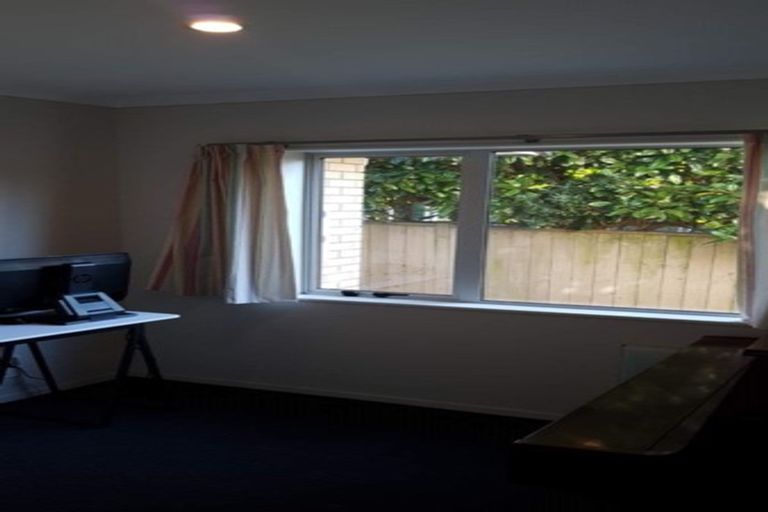 Photo of property in 16 Pono Place, Waiuku, 2123
