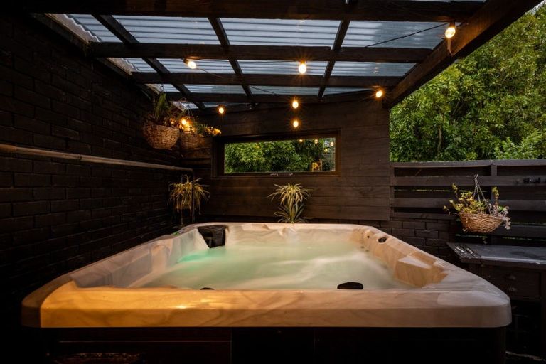 Photo of property in 29 Kent Terrace, Taradale, Napier, 4112