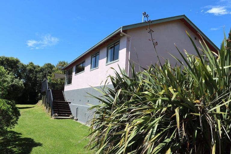 Photo of property in 6 School Road, Kakanui, Oamaru, 9495