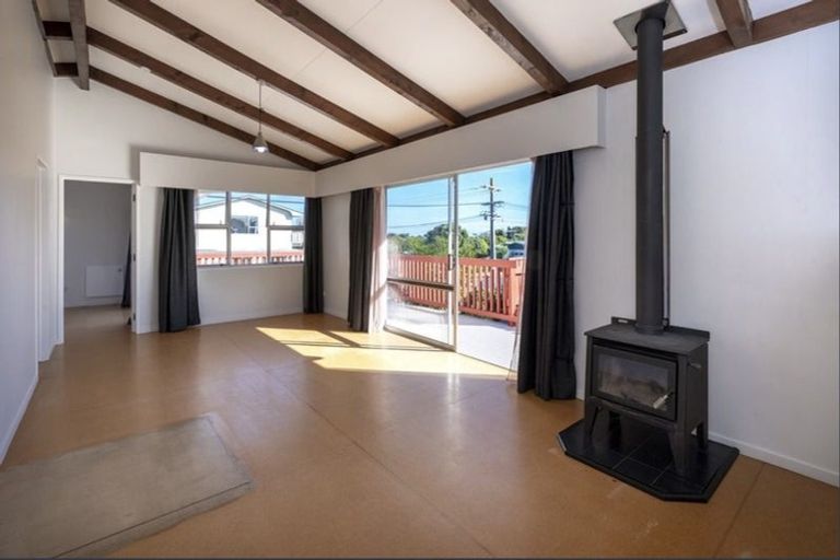 Photo of property in 56 Toi Street, Otaki Beach, Otaki, 5512