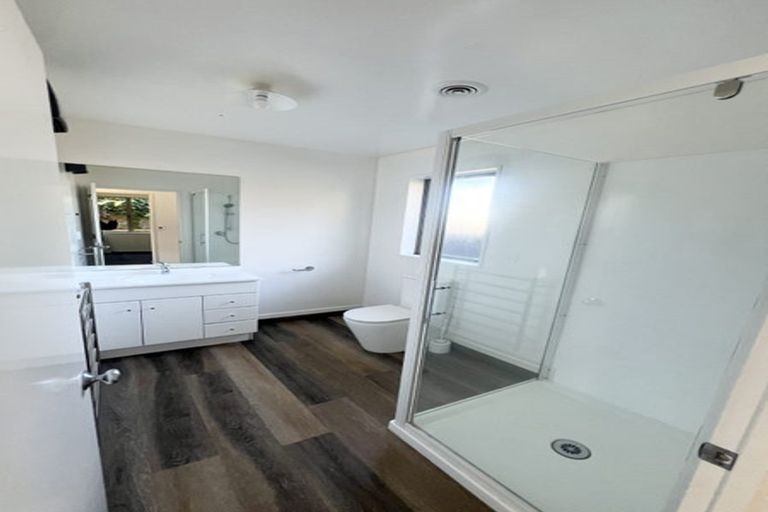 Photo of property in 17b Picton Avenue, Riccarton, Christchurch, 8011