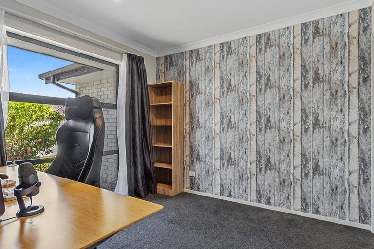 Photo of property in 14 Old Farm Place, Rangiora, 7400