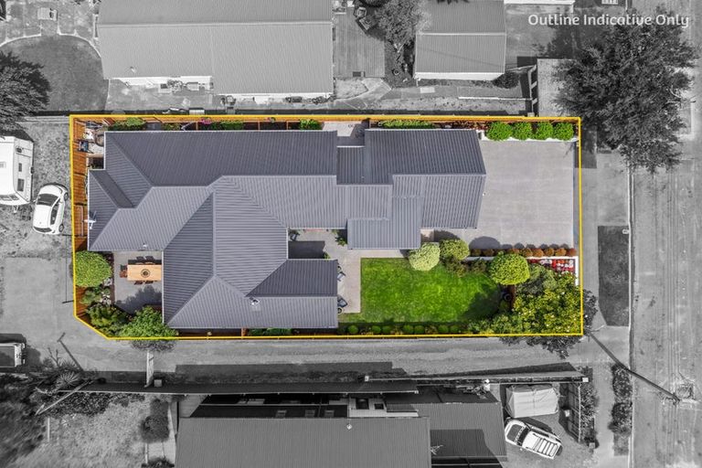 Photo of property in 165 Estuary Road, South New Brighton, Christchurch, 8062