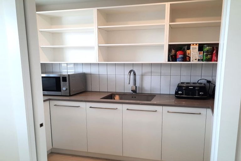 Photo of property in 5 Omahuru Road, Glenbrook, 2681