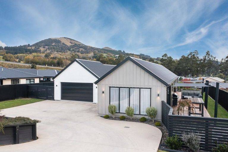 Photo of property in 64 Heathfield Drive, Mosgiel, 9024
