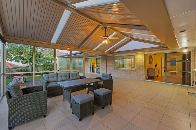 Photo of property in 33 Wiltshire Place, Somerville, Auckland, 2014