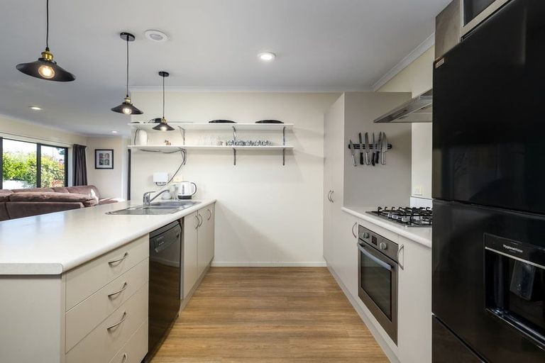 Photo of property in 17 Eric Batchelor Place, Waimate, 7924