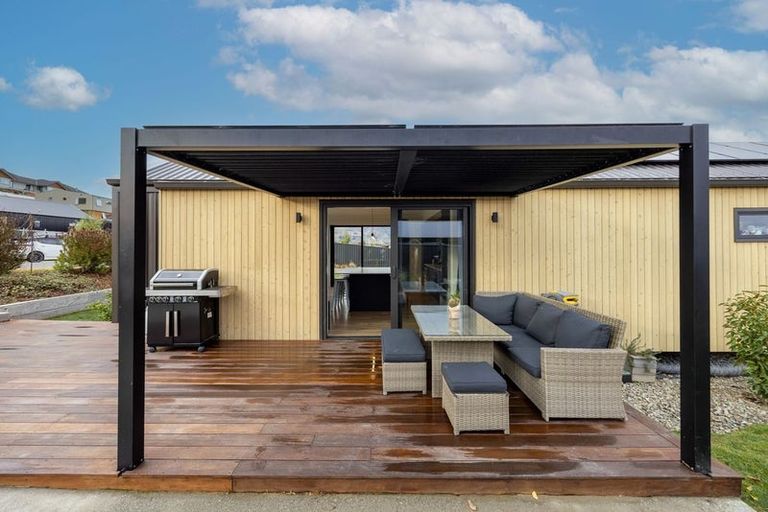 Photo of property in 14 Tomtit Crescent, Lake Hawea, 9382