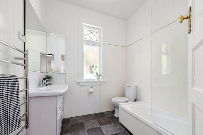 Photo of property in 388 Fergusson Drive, Heretaunga, Upper Hutt, 5018