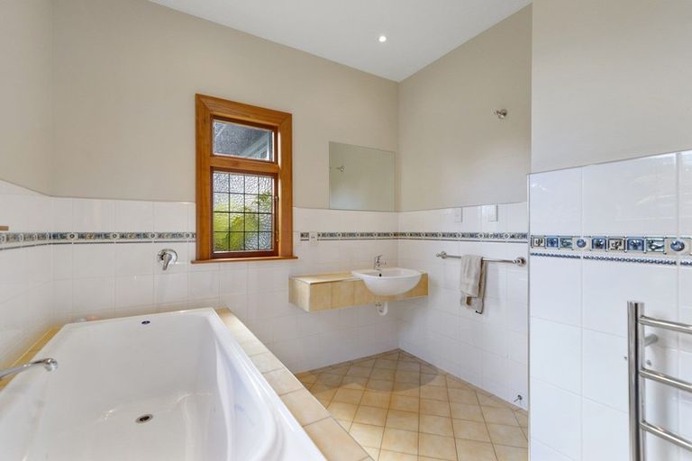 Photo of property in 4 Claxton Place, Saint Martins, Christchurch, 8022