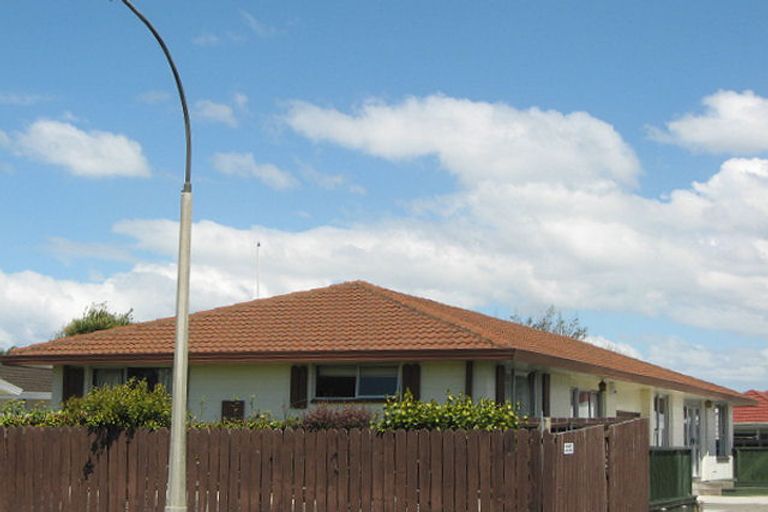 Photo of property in 15 Chipping Lane, Redwood, Christchurch, 8051