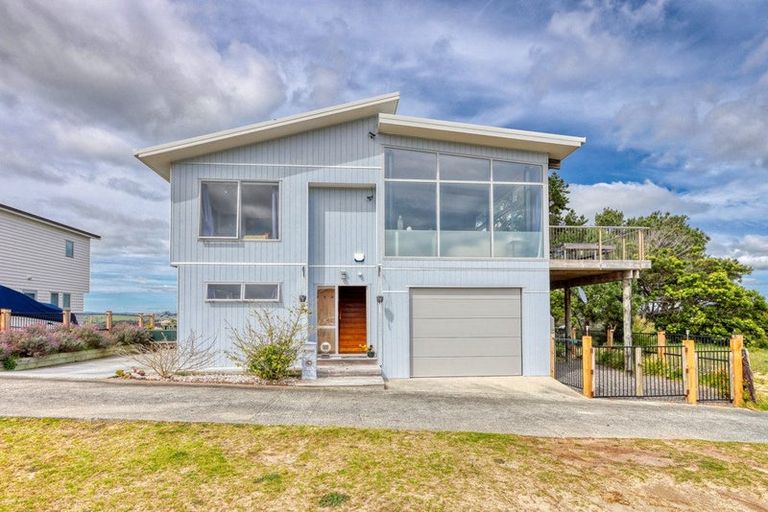 Photo of property in 10 Cornwall Way, Mangawhai Heads, Mangawhai, 0505