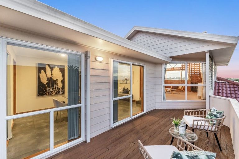 Photo of property in 231 Hobsonville Road, Hobsonville, Auckland, 0618