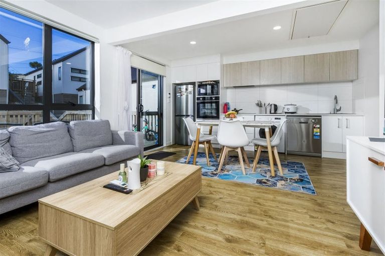 Photo of property in 122c Lancaster Road, Beach Haven, Auckland, 0626