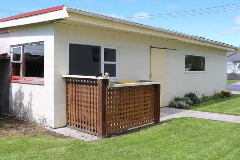 Photo of property in 16 Queen Street, Milton, 9220