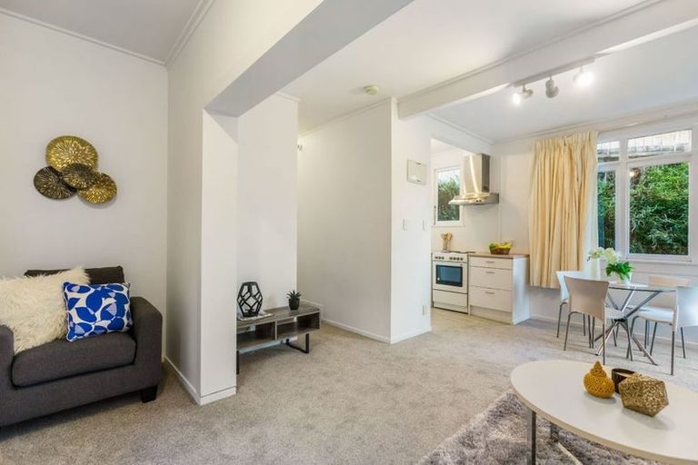 Photo of property in 4/78 Seaview Road, Castor Bay, Auckland, 0620
