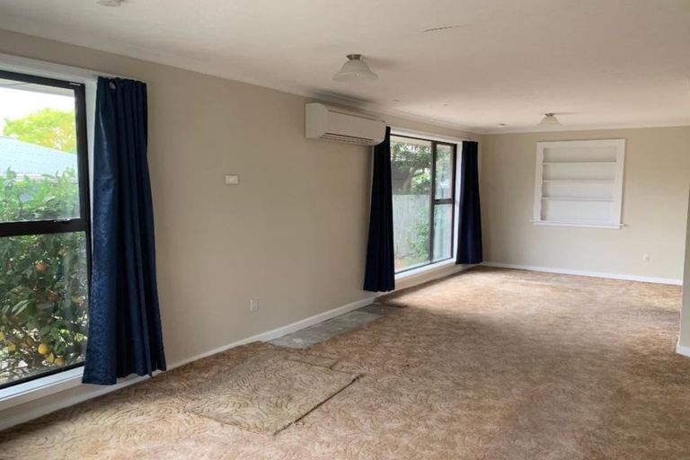 Photo of property in 17 Ostend Place, Avonhead, Christchurch, 8042