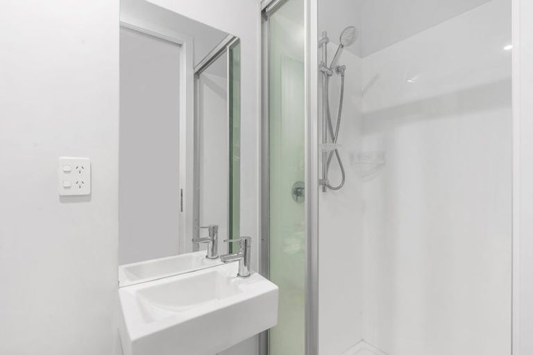 Photo of property in Frank Sargeson Apts, 202/74 Anzac Street, Takapuna, Auckland, 0622