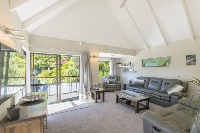 Photo of property in 93 Norton Park Grove, Waterloo, Lower Hutt, 5011