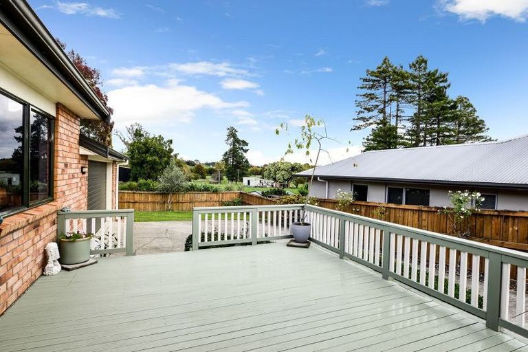 Photo of property in 24 Palm Grove Drive, Western Heights, Hamilton, 3200