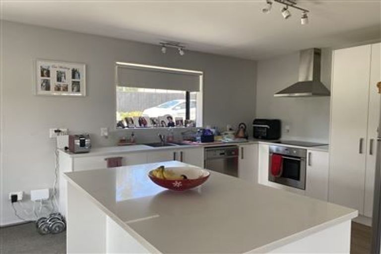 Photo of property in 87b Kaurilands Road, Titirangi, Auckland, 0604