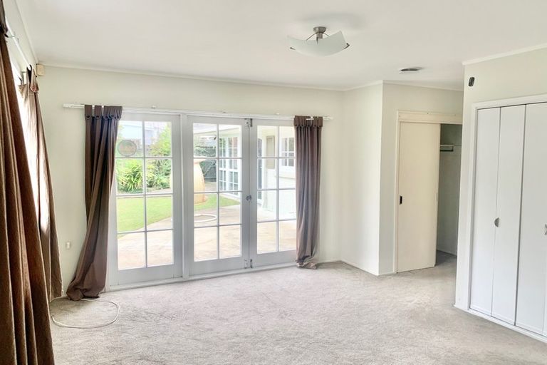 Photo of property in 1/42 Holland Road, Hillcrest, Auckland, 0627
