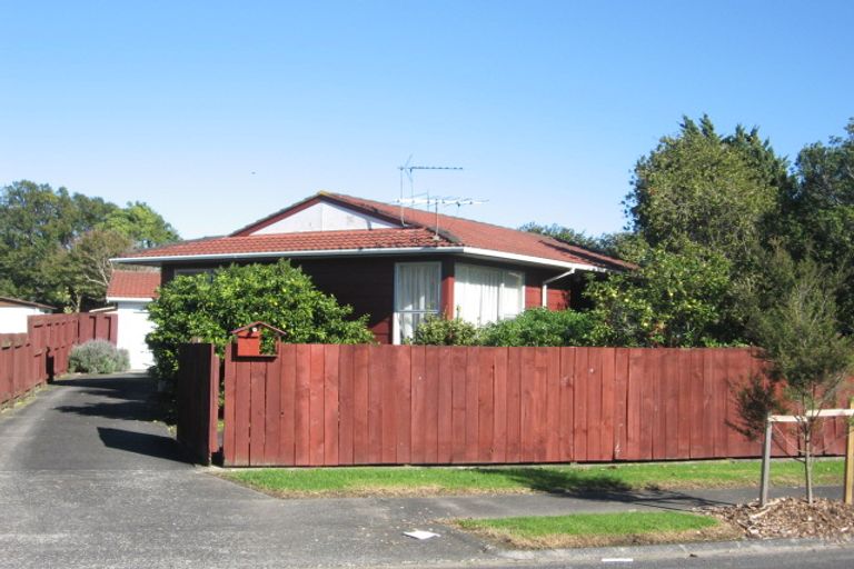 Photo of property in 3 Crampton Place, Manurewa, Auckland, 2102